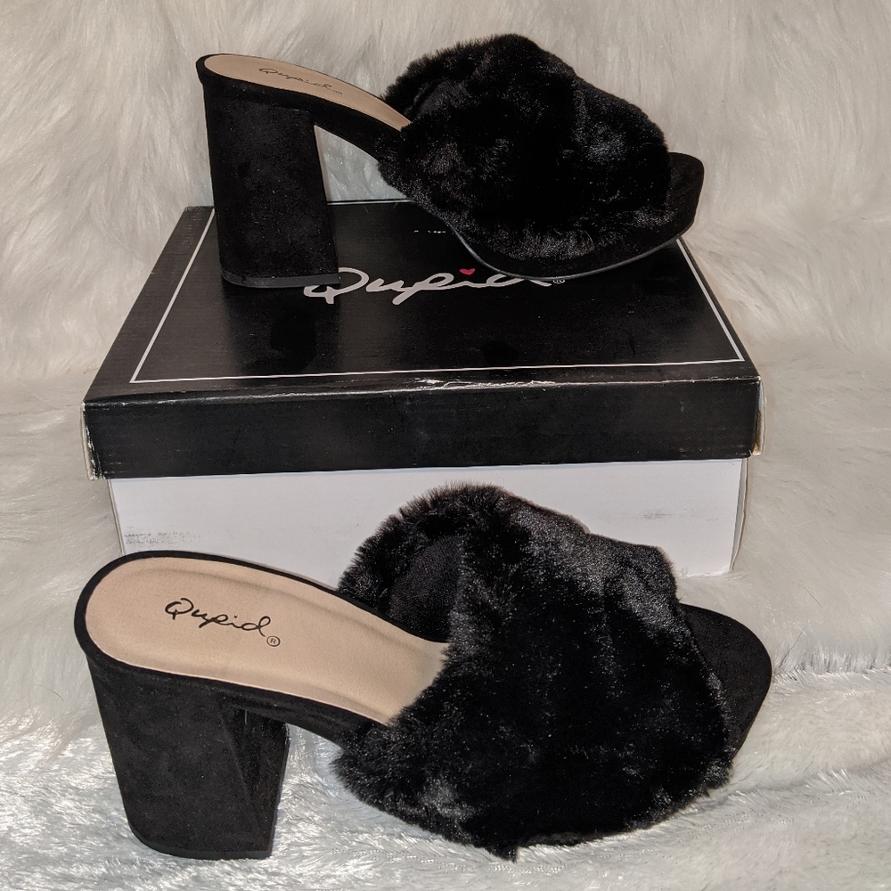 NWT Chunky Faux Fur Platform Slides Heels
